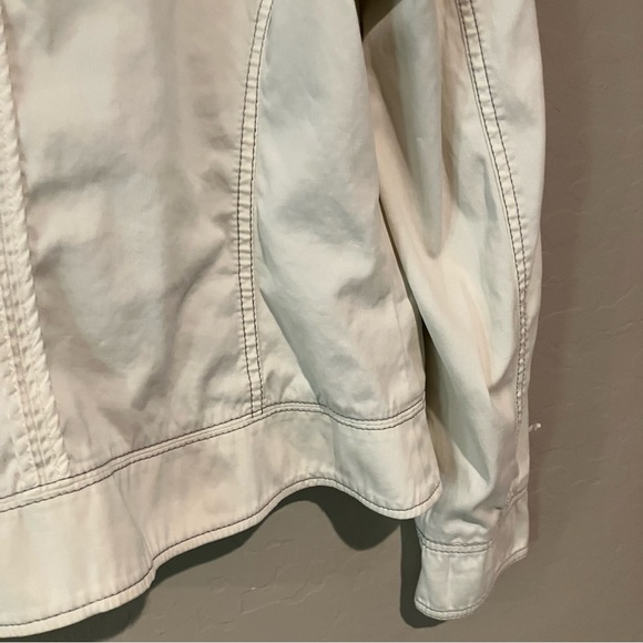 LOFT Ann Taylor Women's Cream Bomber Jacket Size 8 - Picture 13 of 16